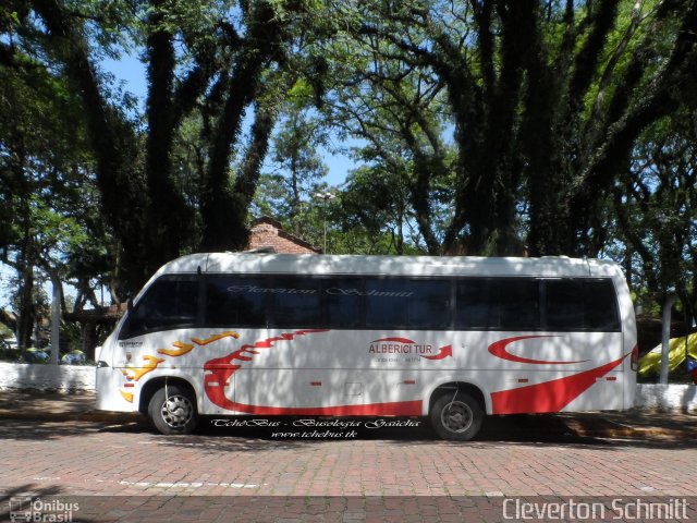 Alberici Tur 27 na cidade de Santa Cruz do Sul, Rio Grande do Sul, Brasil, por Cleverton Schmitt. ID da foto: 3832745.