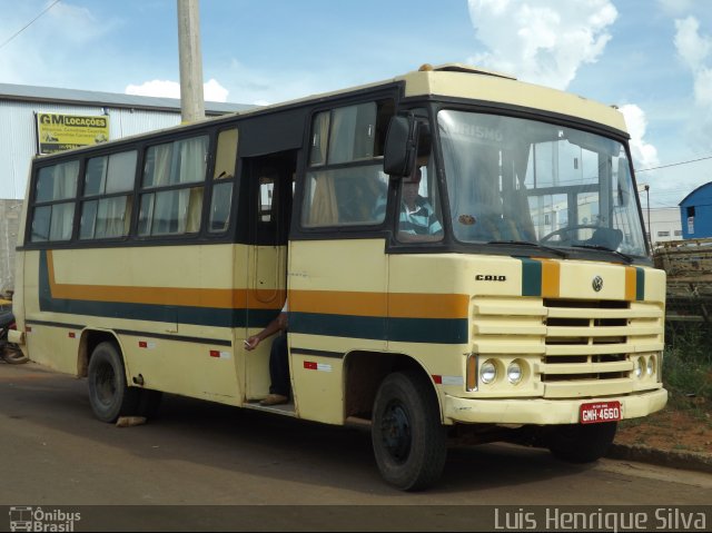 Ônibus Particulares 4660 na cidade de Três Pontas, Minas Gerais, Brasil, por Luis Henrique Silva. Número da foto: #3837066.