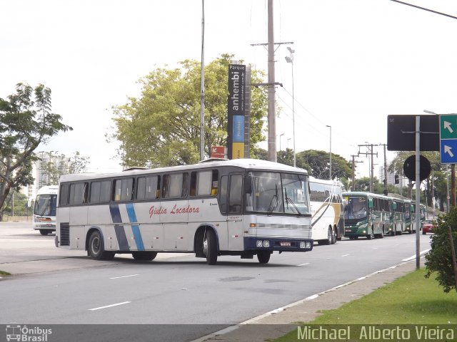 Giulia Locadora Transporte Turismo 7976 na cidade de São Paulo, São Paulo, Brasil, por Michael  Alberto Vieira. Número da foto: #3839912.