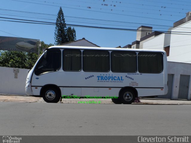 Banda Tropical 7350 na cidade de Santa Cruz do Sul, Rio Grande do Sul, Brasil, por Cleverton Schmitt. ID da foto: 3848127.