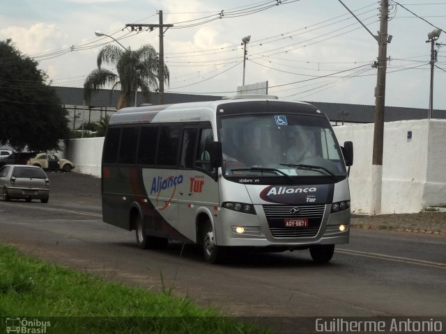 Aliança Turismo 019 na cidade de Araxá, Minas Gerais, Brasil, por Guilherme Antonio. Número da foto: #3847582.
