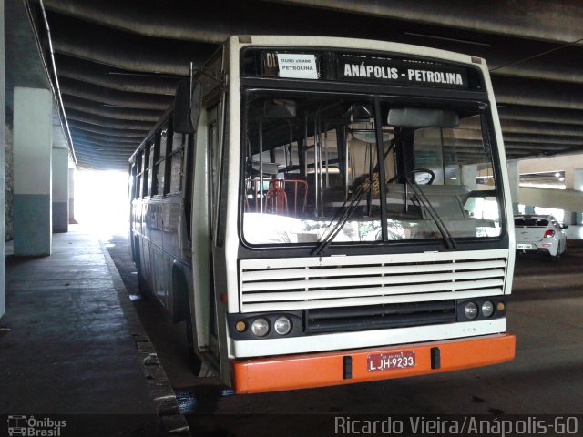 Rápido Goiás 1099 na cidade de Anápolis, Goiás, Brasil, por Ricardo Vieira. Número da foto: #3849206.