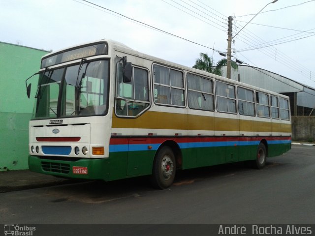 Ônibus Particulares 7152 na cidade de Rancharia, São Paulo, Brasil, por André  Rocha Alves. ID da foto: 3849658.