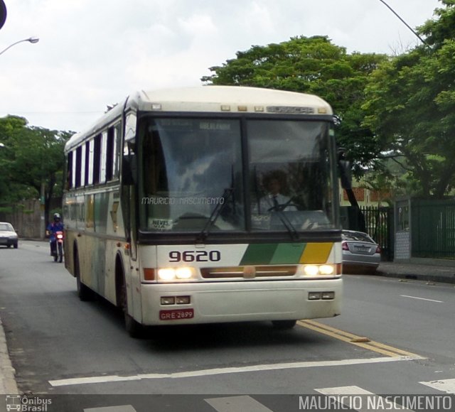 Empresa Gontijo de Transportes 9620 na cidade de Belo Horizonte, Minas Gerais, Brasil, por Maurício Nascimento. ID da foto: 3852481.