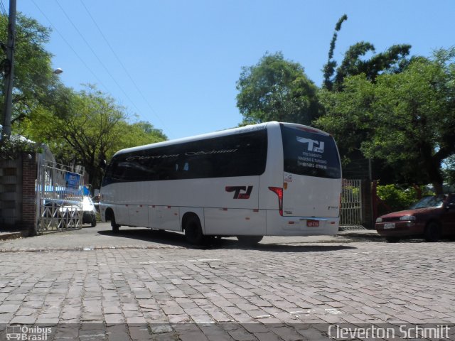 TJ Tur 6706 na cidade de Santa Cruz do Sul, Rio Grande do Sul, Brasil, por Cleverton Schmitt. ID da foto: 3852801.