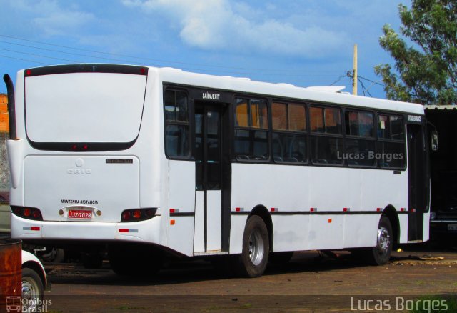 Ônibus Particulares 007028 na cidade de Araxá, Minas Gerais, Brasil, por Lucas Borges . Número da foto: #3814182.