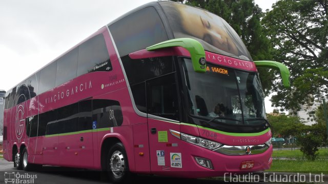 Viação Garcia 7127 na cidade de Curitiba, Paraná, Brasil, por Cláudio Eduardo Lot. Número da foto: #3857133.
