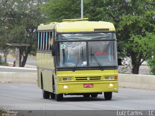 Ônibus Particulares 1492 na cidade de Caruaru, Pernambuco, Brasil, por Luiz Carlos de Santana. ID da foto: 3862233.