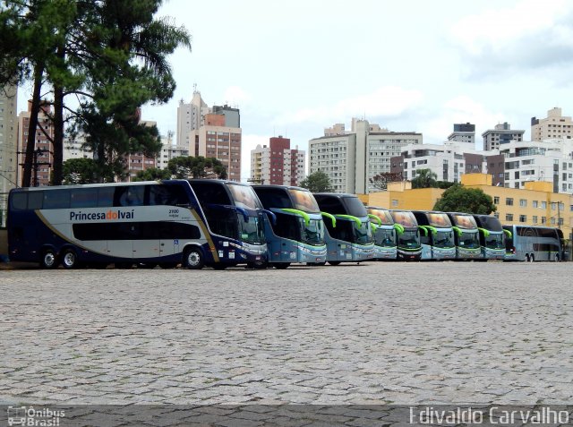 Viação Garcia GARAGEM na cidade de Curitiba, Paraná, Brasil, por Edivaldo Carvalho. Número da foto: #3868128.