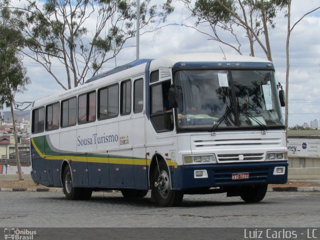 Sousa Turismo 7092 na cidade de Caruaru, Pernambuco, Brasil, por Luiz Carlos de Santana. ID da foto: 3870927.