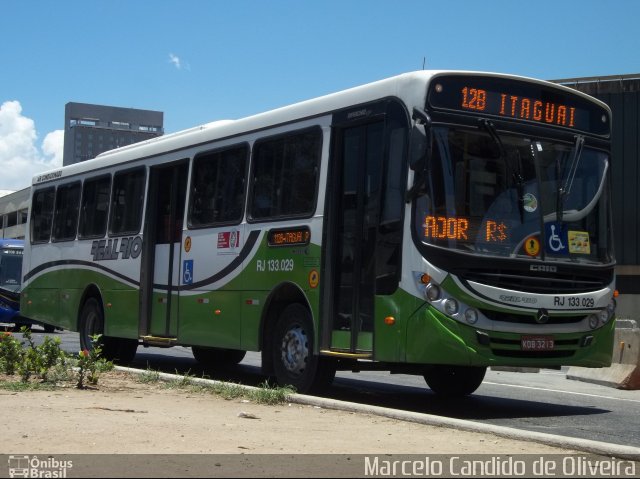 Expresso Real Rio RJ 133.029 na cidade de Rio de Janeiro, Rio de Janeiro, Brasil, por Marcelo Candido de Oliveira. ID da foto: 3872414.