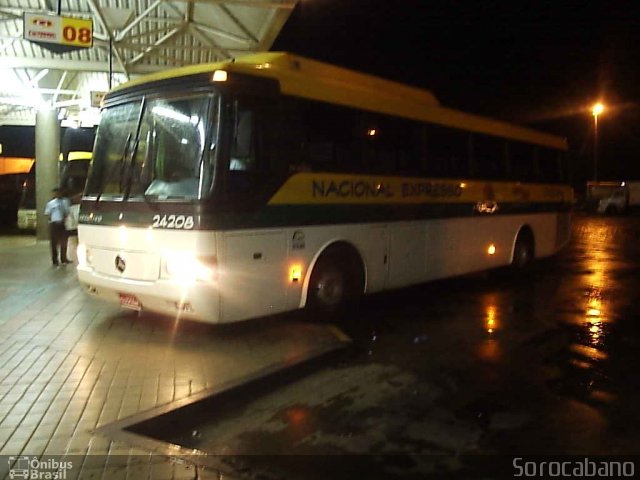 Nacional Expresso 24208 na cidade de Uberaba, Minas Gerais, Brasil, por Elias  Junior. Número da foto: #3872620.