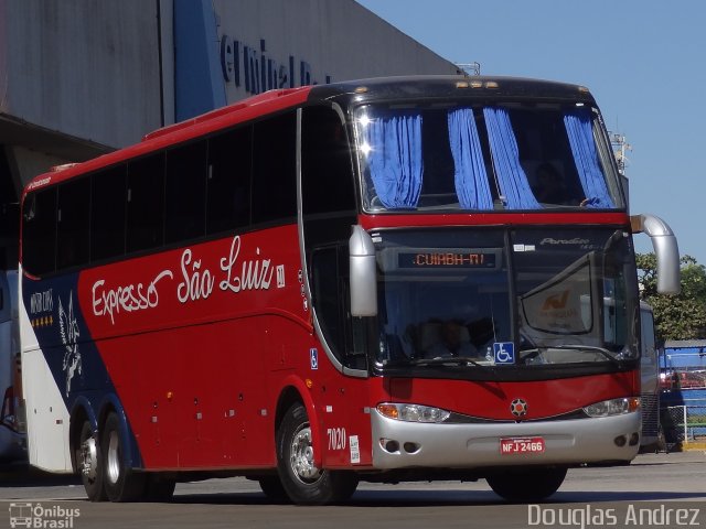 Expresso São Luiz 7020 na cidade de Goiânia, Goiás, Brasil, por Douglas Andrez. Número da foto: #3877251.