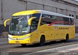 Ouro de Minas Transportes e Turismo 1303 na cidade de Rio de Janeiro, Rio de Janeiro, Brasil, por Lucas Lima. Número da foto: #3875975.