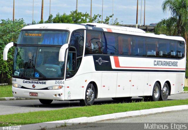 Auto Viação Catarinense 2444 na cidade de Florianópolis, Santa Catarina, Brasil, por Matheus Etges. ID da foto: 3815830.