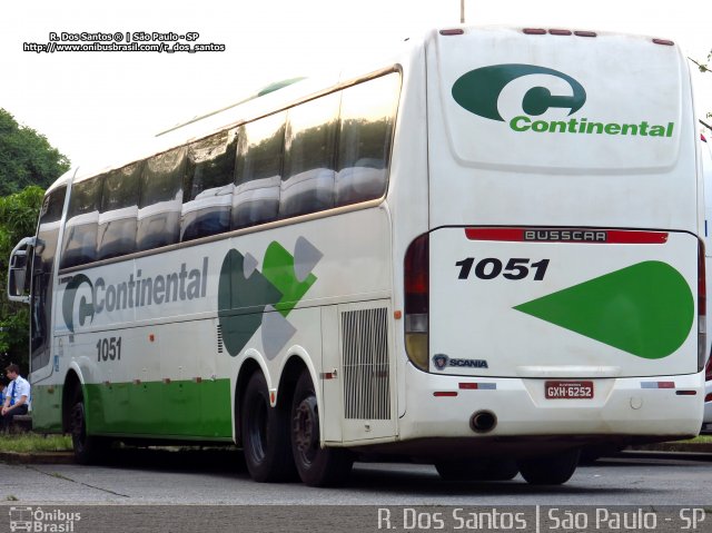 Viação Continental de Transportes 1051 na cidade de São Paulo, São Paulo, Brasil, por Rafael Santos. ID da foto: 3883843.