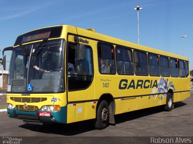 Viação Garcia 7457 na cidade de Paranavaí, Paraná, Brasil, por Robson Alves. Número da foto: #3884784.
