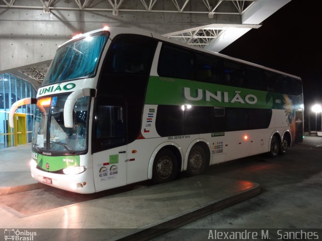 Empresa União de Transportes 4182 na cidade de Ponta Grossa, Paraná, Brasil, por Alexandre M.  Sanches. Número da foto: #3885295.