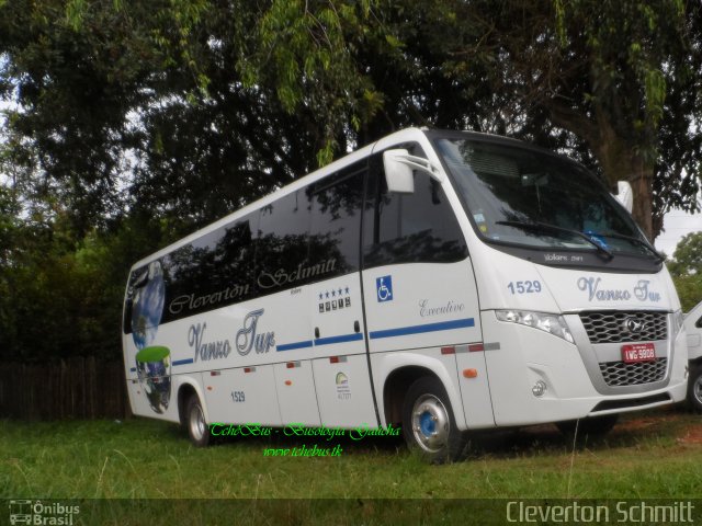 Vanzo Tur 1529 na cidade de Cachoeira do Sul, Rio Grande do Sul, Brasil, por Cleverton Schmitt. ID da foto: 3885235.