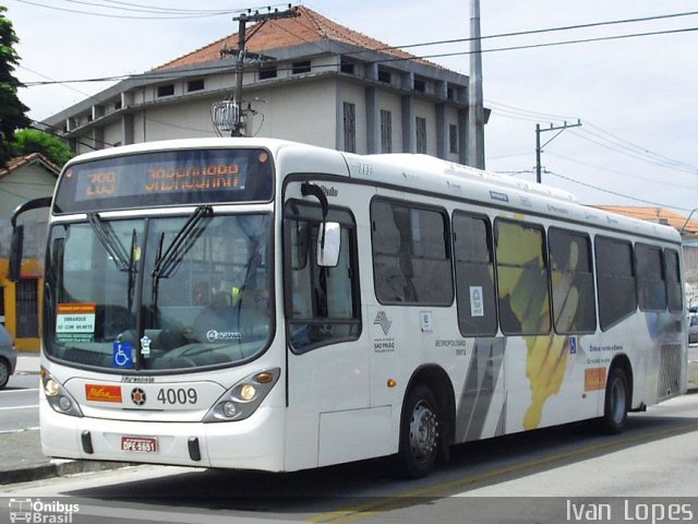 Metra - Sistema Metropolitano de Transporte 4009 na cidade de São Paulo, São Paulo, Brasil, por Ivan da Silva Lopes. ID da foto: 3884693.