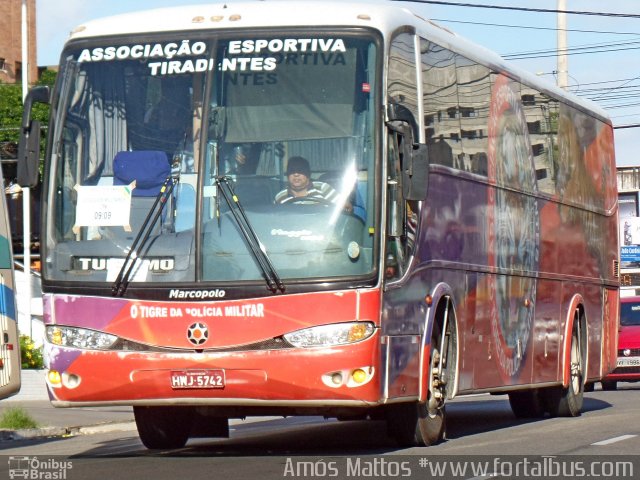 Ônibus Particulares 5742 na cidade de Fortaleza, Ceará, Brasil, por Amós  Mattos. Número da foto: #3819115.