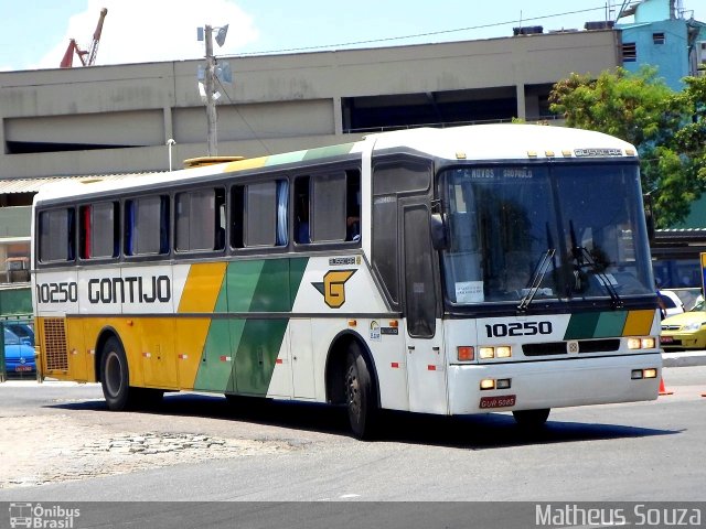 Empresa Gontijo de Transportes 10250 na cidade de Rio de Janeiro, Rio de Janeiro, Brasil, por Matheus Souza. ID da foto: 3819378.