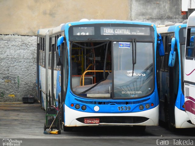 Sucata e Desmanches 1539 na cidade de Osasco, São Paulo, Brasil, por Caio  Takeda. Número da foto: #3825617.