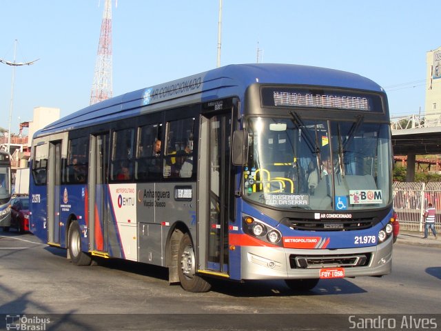 Viação Osasco 21.978 na cidade de Itapevi, São Paulo, Brasil, por Sandro Alves. Número da foto: #3827238.