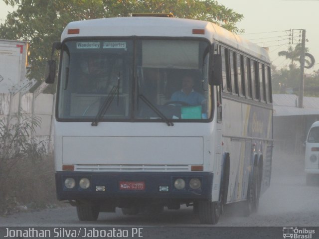 Wanderley Transporte 8077 na cidade de Jaboatão dos Guararapes, Pernambuco, Brasil, por Jonathan Silva. Número da foto: #3828832.