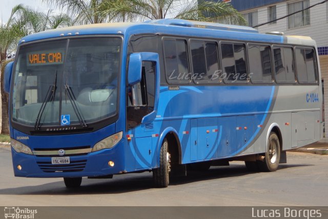 Viação Andrade C-1044 na cidade de Araxá, Minas Gerais, Brasil, por Lucas Borges . Número da foto: #3105630.