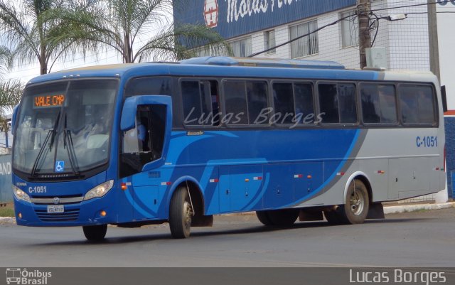 Viação Andrade C-1051 na cidade de Araxá, Minas Gerais, Brasil, por Lucas Borges . Número da foto: #3105626.