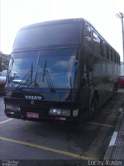 Ônibus Particulares 5947 na cidade de São Paulo, São Paulo, Brasil, por Lucas  Kuster. Número da foto: #3128516.
