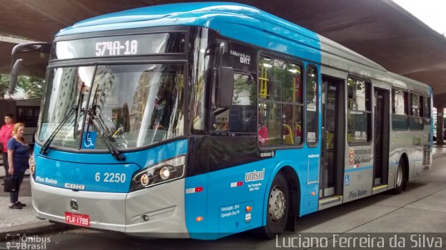 TUPI - Transportes Urbanos Piratininga 6 2250 na cidade de São Paulo, São Paulo, Brasil, por Luciano Ferreira da Silva. ID da foto: 3130884.