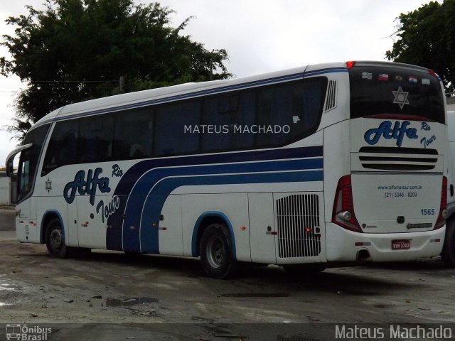 Alfa Tour 1565 na cidade de Angra dos Reis, Rio de Janeiro, Brasil, por Mateus Machado. Número da foto: #3133159.