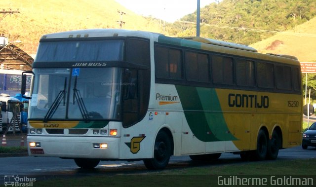 Empresa Gontijo de Transportes 15250 na cidade de Viana, Espírito Santo, Brasil, por Guilherme Goldman. Número da foto: #3141616.