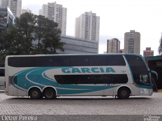 Viação Garcia 7184 na cidade de Curitiba, Paraná, Brasil, por Cleber Luiz Pereira. ID da foto: 3144432.