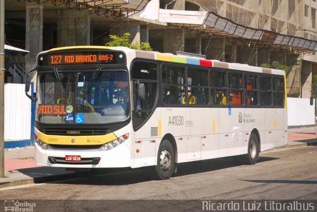 Real Auto Ônibus A41030 na cidade de Rio de Janeiro, Rio de Janeiro, Brasil, por Ricardo Luiz. Número da foto: #3149687.