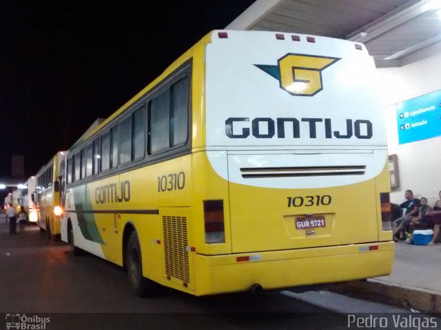 Empresa Gontijo de Transportes 10310 na cidade de Belo Horizonte, Minas Gerais, Brasil, por Pedro Castro. ID da foto: 3151005.