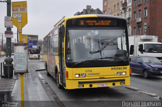 TEC - Transport in Commun 6704 na cidade de Brussels, Brussels, Bélgica, por Donald Hudson. ID da foto: 3151143.