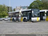 De Lijn 550235 na cidade de Ypres (Ieper), West Flanders, Bélgica, por Donald Hudson. Número da foto: #3151225.