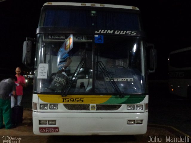 Empresa Gontijo de Transportes 15955 na cidade de Manhuaçu, Minas Gerais, Brasil, por Júlio  Mandelli. Número da foto: #3107325.
