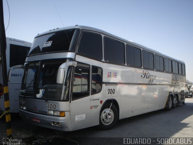 Rizzo Locadora 700 na cidade de São Paulo, São Paulo, Brasil, por EDUARDO - SOROCABUS. ID da foto: 3108351.