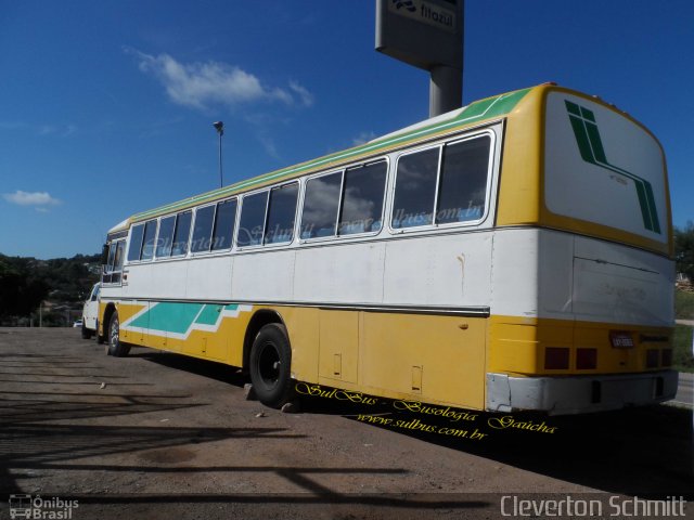 Ônibus Particulares 764 na cidade de Canguçu, Rio Grande do Sul, Brasil, por Cleverton Schmitt. Número da foto: #3158666.