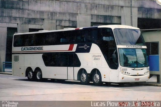 Auto Viação Catarinense 2002 na cidade de Curitiba, Paraná, Brasil, por Lucas Piovesan. Número da foto: #3156546.
