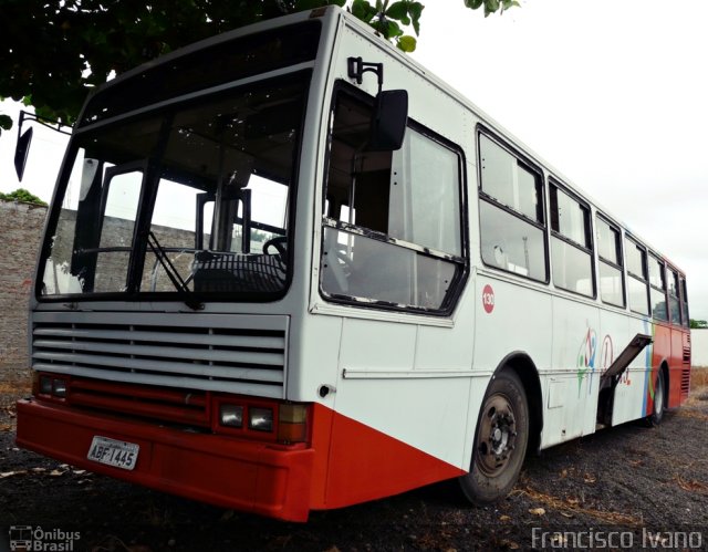 Ônibus Particulares 130 na cidade de Assis, São Paulo, Brasil, por Francisco Ivano. Número da foto: #3160427.