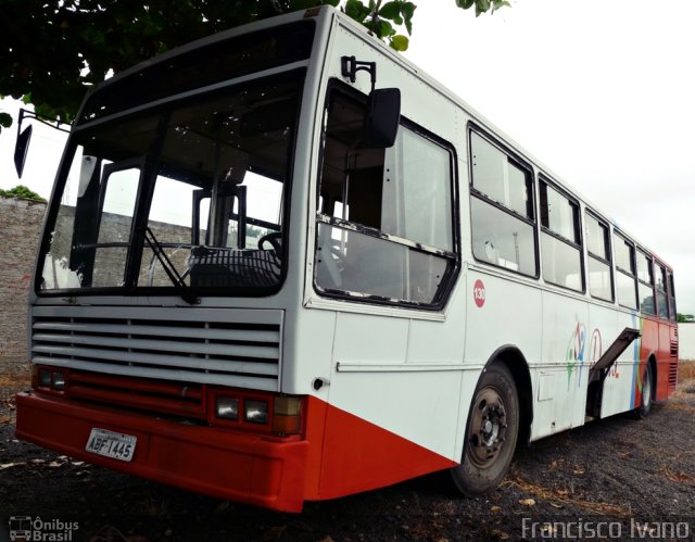 Ônibus Particulares 130 na cidade de Assis, São Paulo, Brasil, por Francisco Ivano. ID da foto: 3160427.