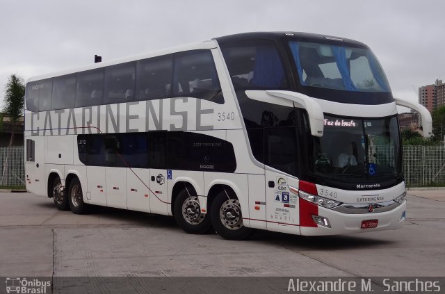 Auto Viação Catarinense 3540 na cidade de Curitiba, Paraná, Brasil, por Alexandre M.  Sanches. Número da foto: #3163998.