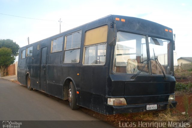 Ônibus Particulares 9262 na cidade de Guarapuava, Paraná, Brasil, por Lucas Henrique Mendes. Número da foto: #3163213.