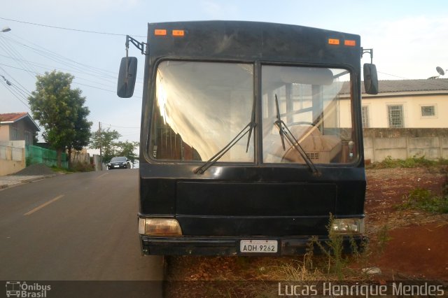 Ônibus Particulares 9262 na cidade de Guarapuava, Paraná, Brasil, por Lucas Henrique Mendes. ID da foto: 3163214.