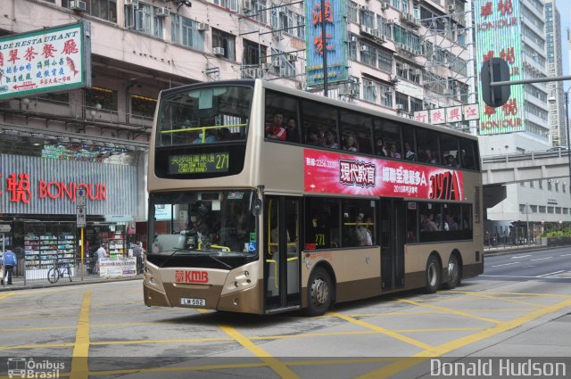 Kowloon Motor Bus ATE157 na cidade de Hong Kong, China, por Donald Hudson. Número da foto: #3167770.